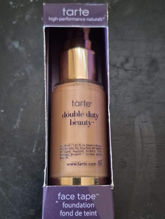 tarte Other - tarte Double Duty Beauty Liquid Foundation - beige with gold pump